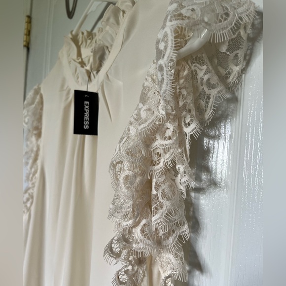 Lace top - Picture 2 of 6